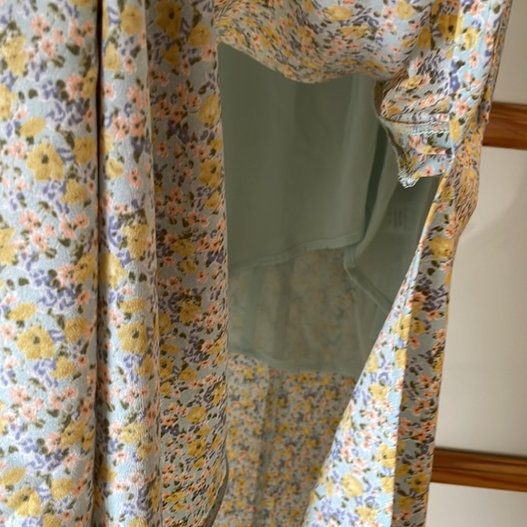 ASTR the Label Floral Print Long Sleeve Back Cutout Midi Dress - Picture 10 of 15